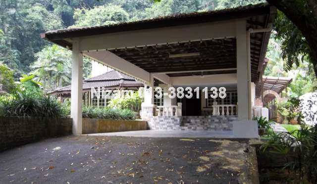 Frontage Looks 2 Call Putra at 012-2140156