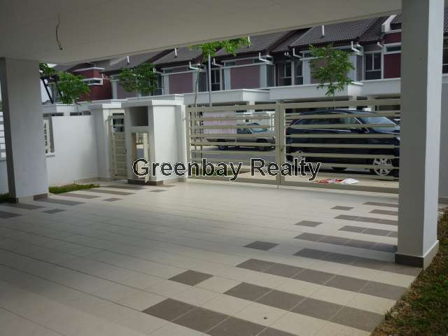 Spacious car porch