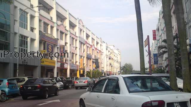 PRIME AREA busy TRAFFIC