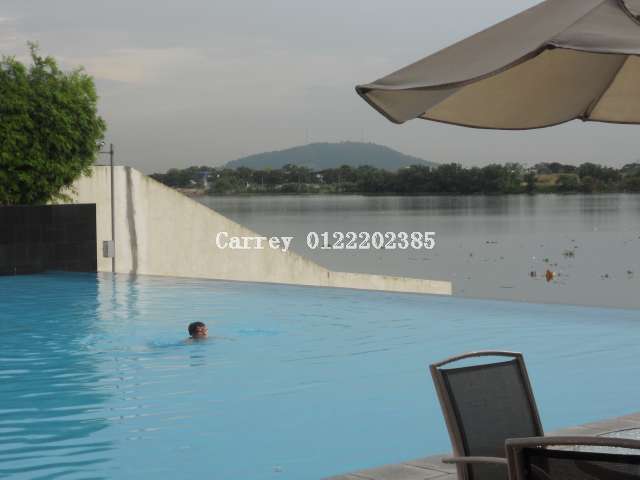 swimmimg pool