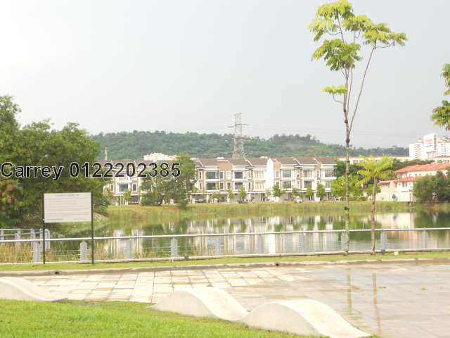 Lake garden