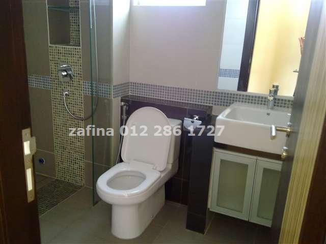 bathroom upstairs