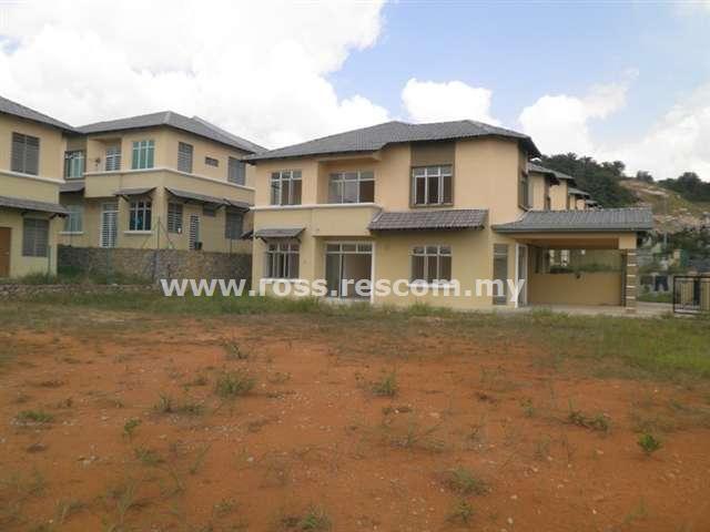House For Sale Taman Dahlia BB Salak Tinggi