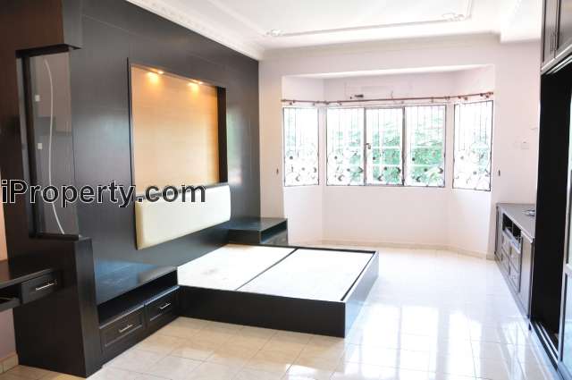 Master Room with Build in Cabinet
