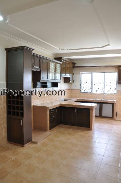 Kitchen with Cabinet