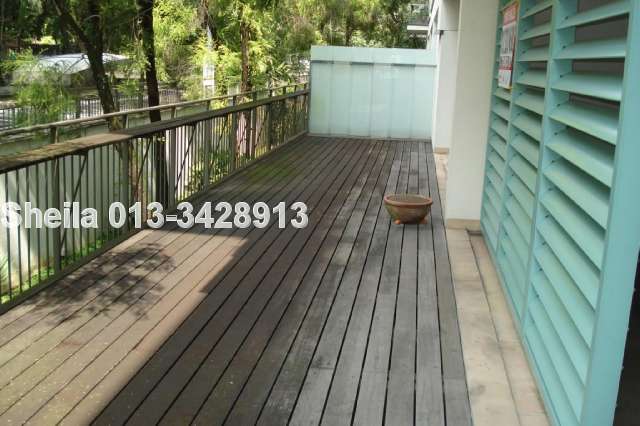 LargeWooden Deck Balcony