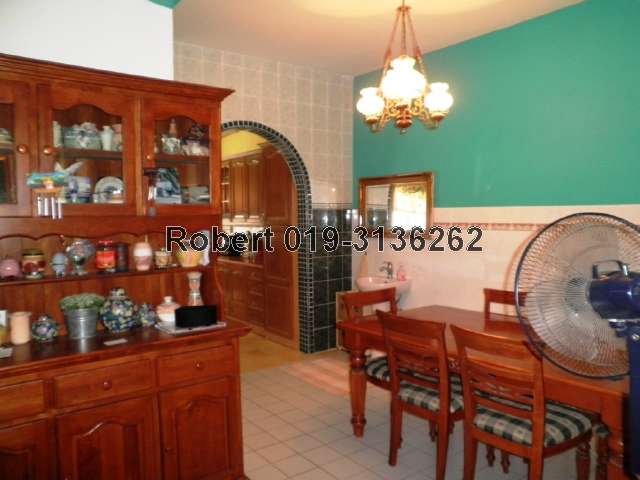 Dininmg area
