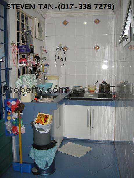 wet kitchen area