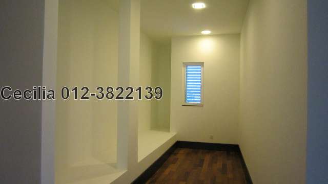 walk in wardrobe
