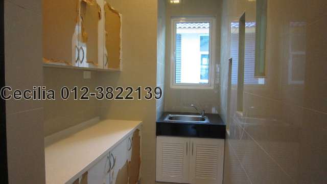 1st floor pantry