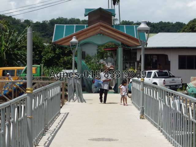 Entrance to bridge