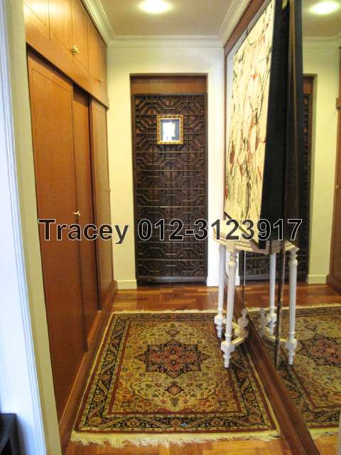 walk in wardrobe