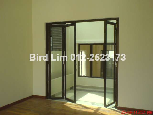 master bedroom to private courtyard