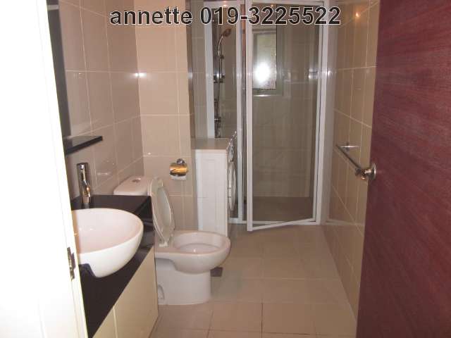 2nd Bathroom