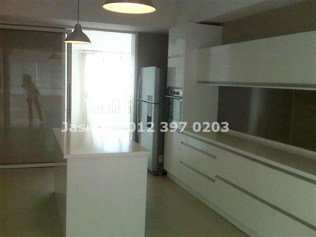 Dry Kitchen
