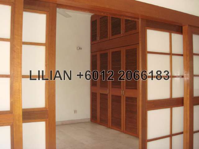 Sliding Door into Bedroom