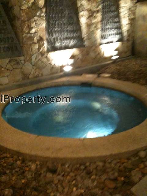 jacuzzi