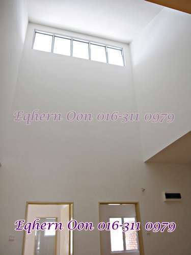 High ceiling (Family area)