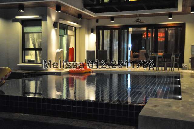 Night beauty at the pool