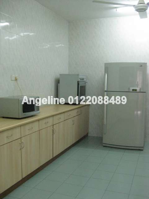 Dry kitchen