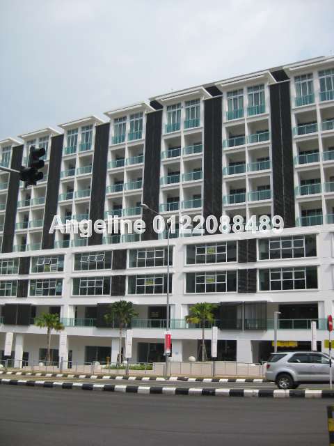 Front view of Plaza Damas 3