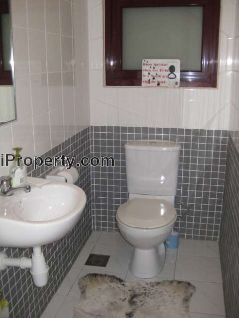 Powder room