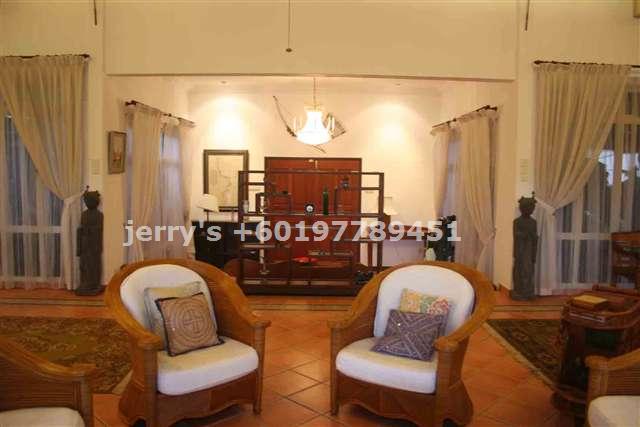 Living and Entrance Foyer