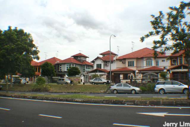 Residences in the Vicinity