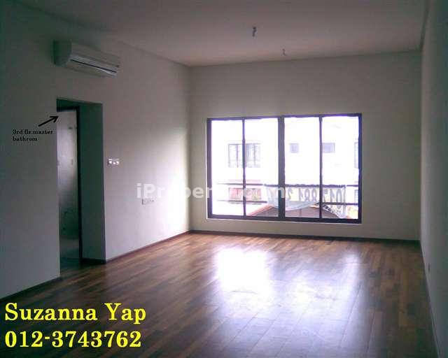 3rd flr.master bedroom