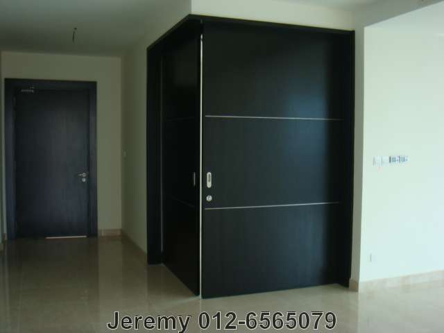 Guest room with sliding doors closed