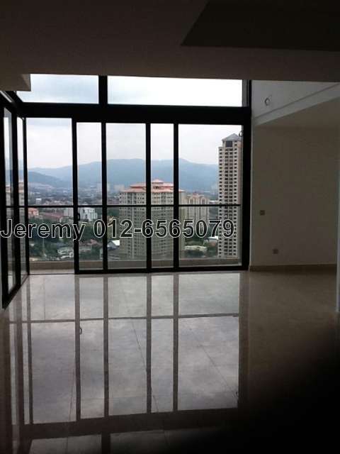 Lving room on ground flr