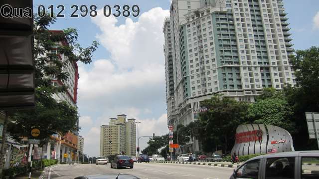Main road into D Perdana