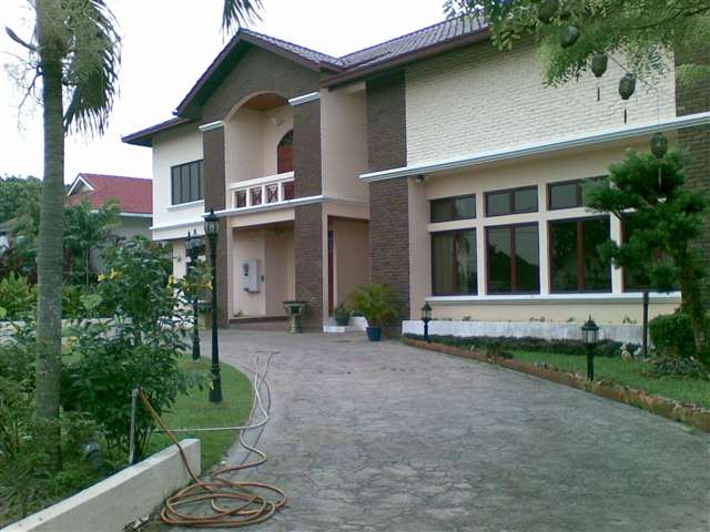 Main entrance-driveway