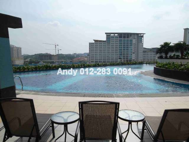 Pool Side Relax Chairs And Tables