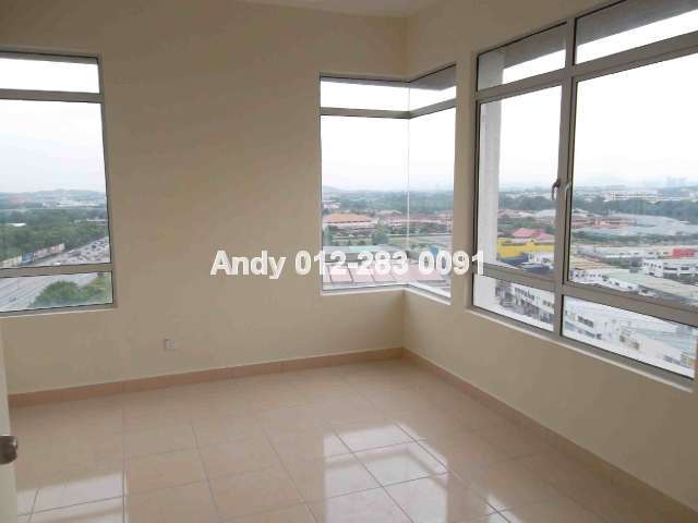 Spacious 2nd Bedroom