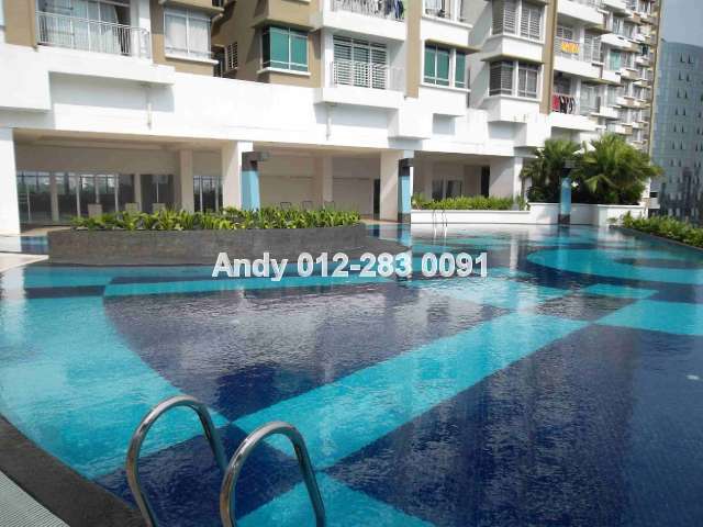 Beautifully Landscaped Swimming Pool