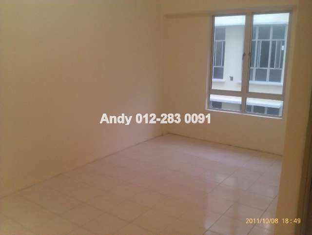Spacious Master Bedroom