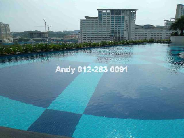 Clean And Beautiful Infinity Swimming Pool