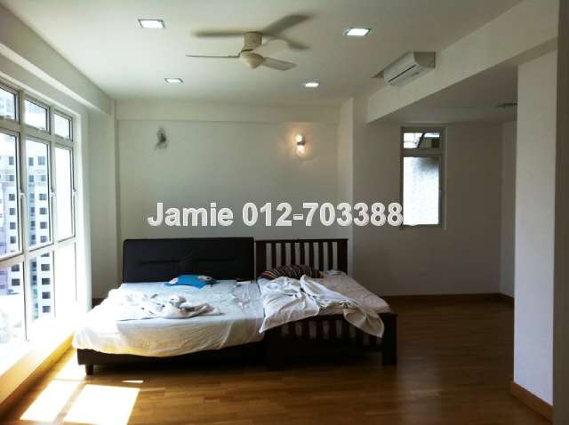 Master Bedroom - angle 1