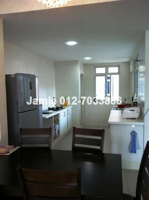 Kitchen - angle 1