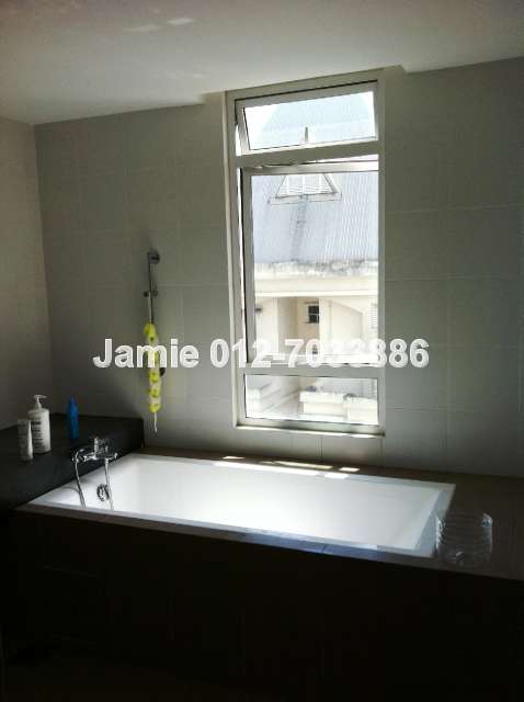 Master Bath - angle 2