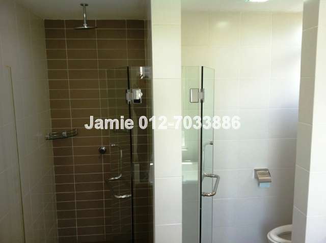 Master Bath - angle 3