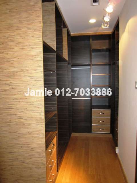 Master Bedroom - Walk-in wardrobe
