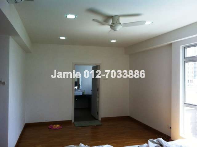 Master Bedroom - angle 2