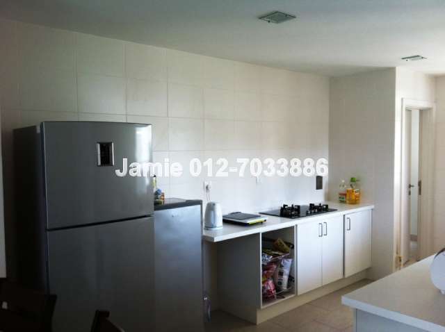 Kitchen - angle 2