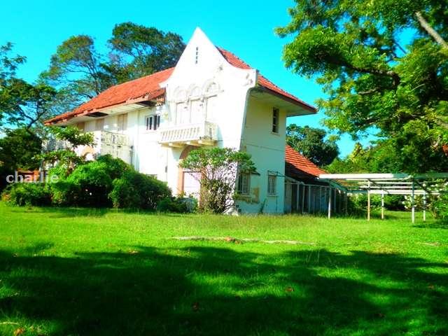 Building front n Side