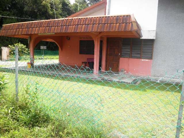 SIDE PORCH