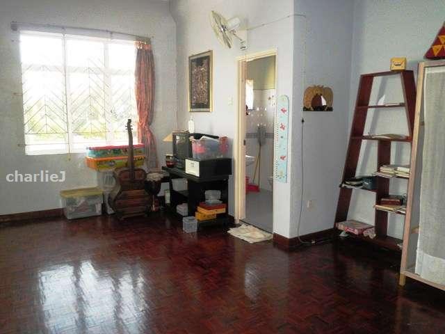 ROOM 2
