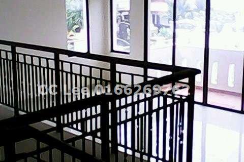 CC Lee 0166269762