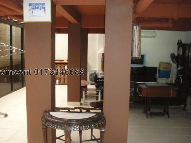 basement 580sf